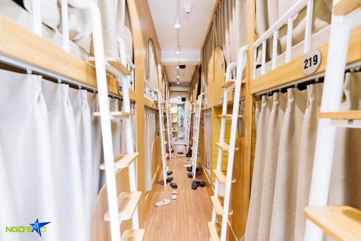 Quán cà phê kiểu tổ kén có chăn gối cho khách nghỉ ngơi ở Hà Nội - 1