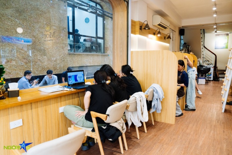 Quán cà phê kiểu tổ kén có chăn gối cho khách nghỉ ngơi ở Hà Nội - 11