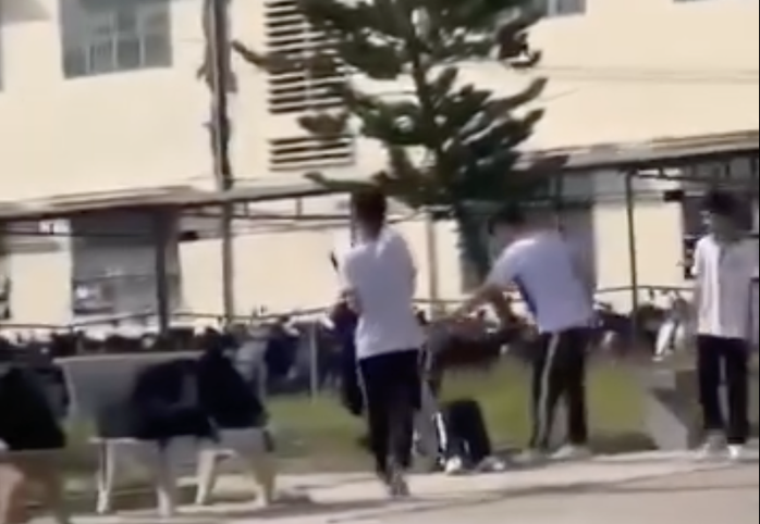 Trường THPT Lê Thánh Tông khẳng định không có việc em K.H. bị đánh hội đồng, bỏ rơi mà do sự trêu đùa chưa phù hợp của học sinh.