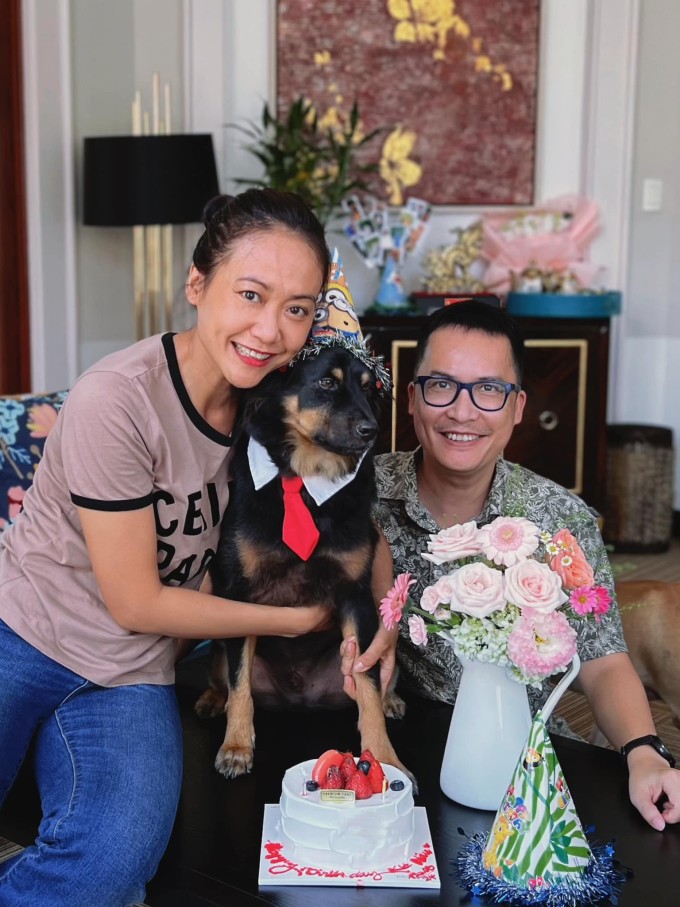 Vợ chồng Hồng Ánh tổ chức sinh nhật cho thú cưng.