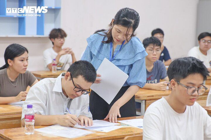 Nhiều nhóm thí sinh được miễn thi hoặc xét đặc cách tốt nghiệp THPT 2026. (Ảnh minh họa)