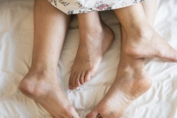 Con dâu ngoại tình ngay trong nhà, bố chồng chỉ nói 1 câu rồi quay đi, sự thật sau đó gây sốc