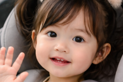 Thảm kịch bé gái bị bỏ quên trong ô tô, bác sĩ cảnh báo nóng