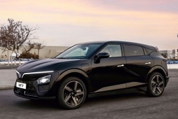 VinFast VF7 có mức giá bán ra sao trong tháng này