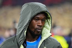 Dàn sao Real tuyên chiến với "ông trùm" Perez: Bị dọa đuổi nhưng quyết không đi