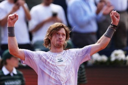 Bán kết tennis đỉnh cao: Rublev thắng 3 set, vào chung kết Barcelona Open