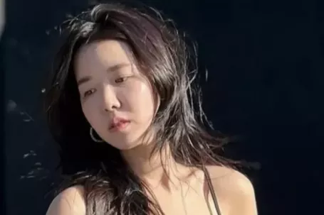 Nhiều nghệ sĩ phải xin lỗi