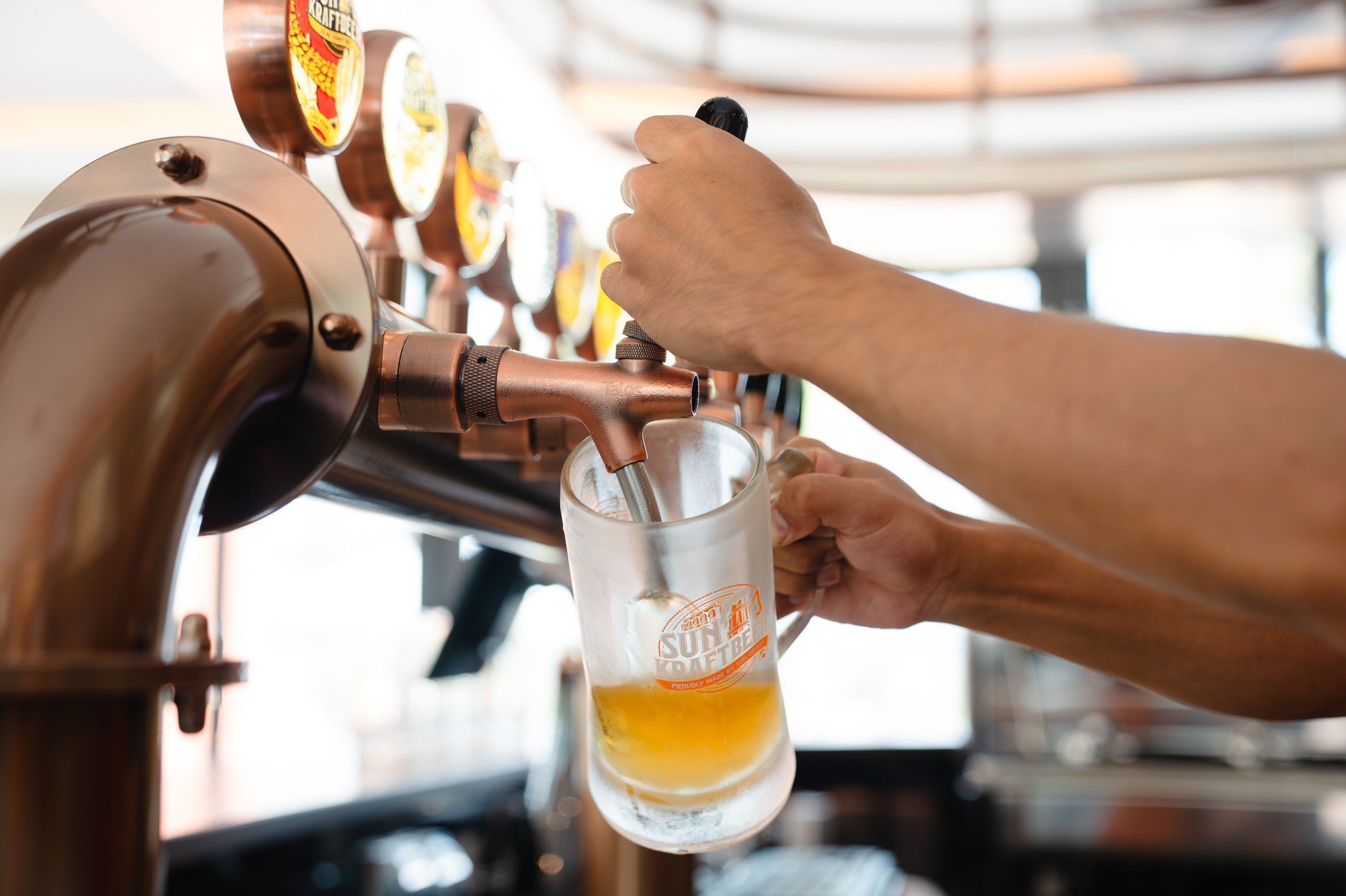 Sun KraftBeer: Dòng bia thủ công chuẩn Đức từ hệ thống Braukon hàng đầu thế giới.