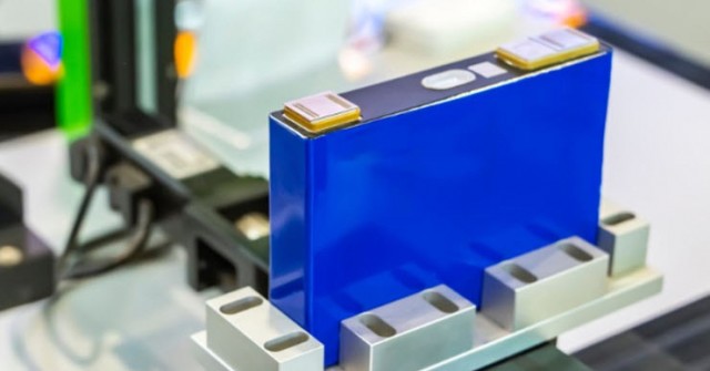 Ra mắt "siêu pin" sạc mãi không chai, không lo cháy nổ