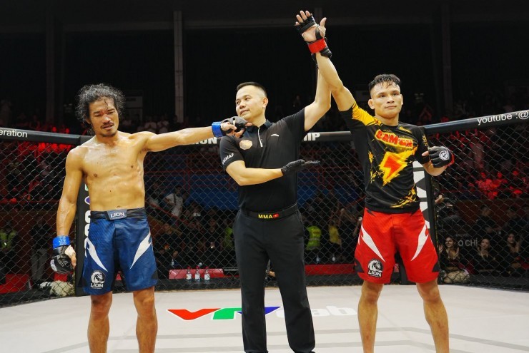 Lê Văn Tuần bẻ tay “Kim mao sư vương”, "Thánh cà khịa" thắng vang dội MMA Việt