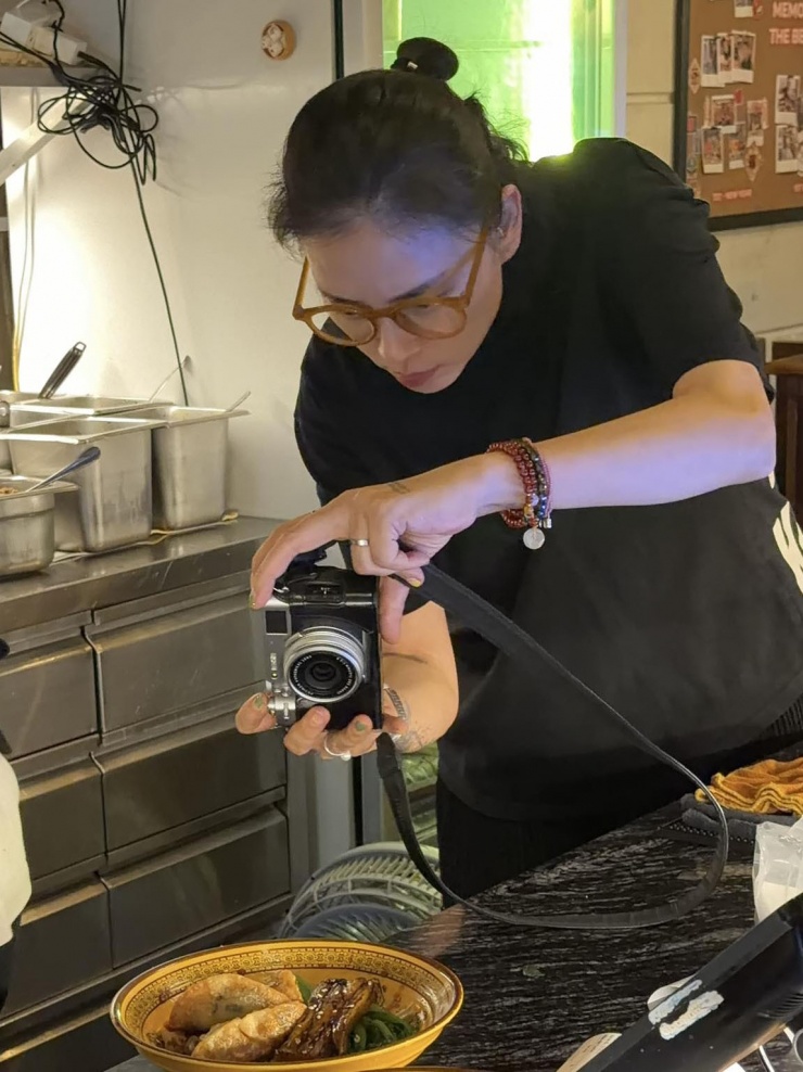 Ảnh sao 19/4: Thanh Thảo thân thiết tình cũ Quang Dũng - 4