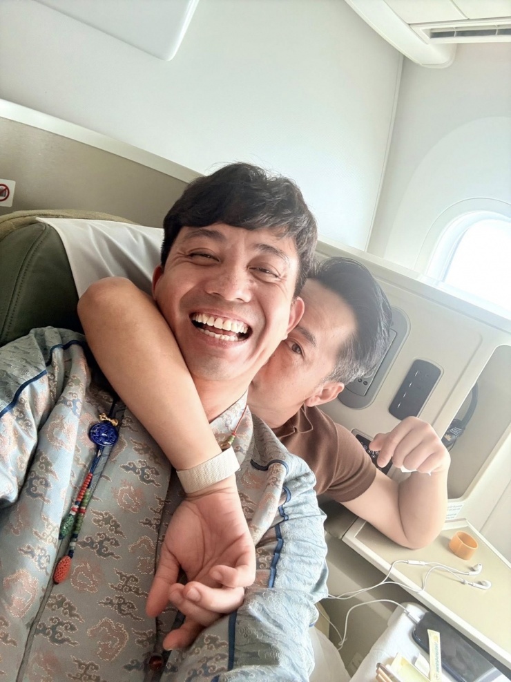 Ảnh sao 19/4: Thanh Thảo thân thiết tình cũ Quang Dũng - 9