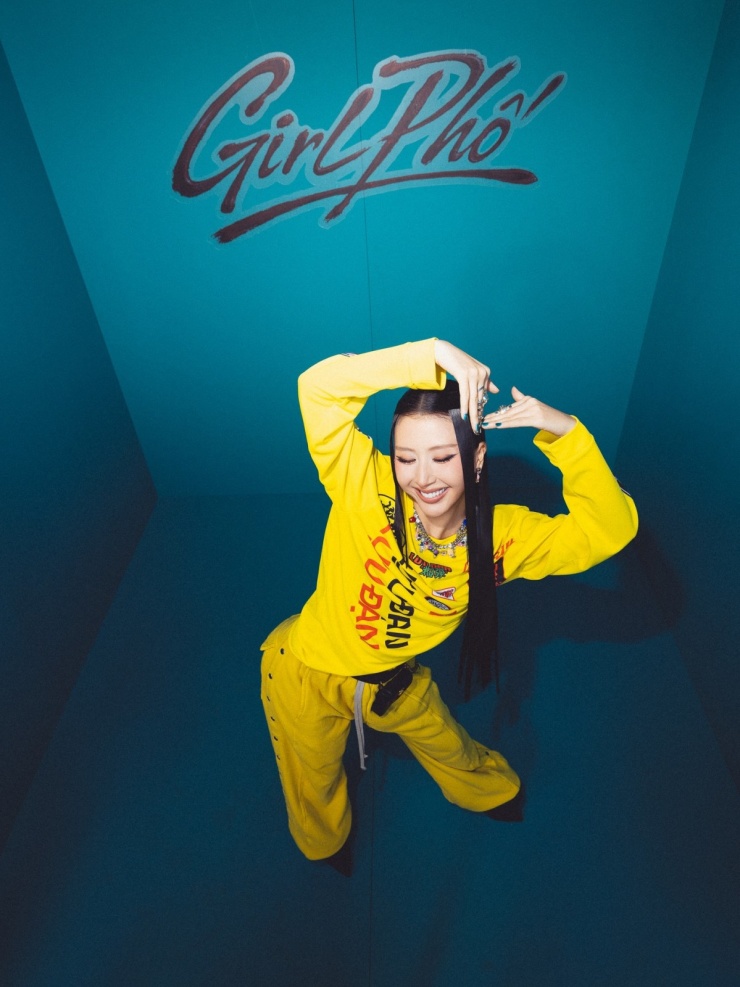 Quỳnh Anh Shyn trong MV 'Girl phố'