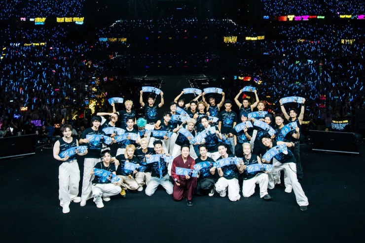 Các 'anh trai' tại concert thứ 9 của chương trình mùa 1.