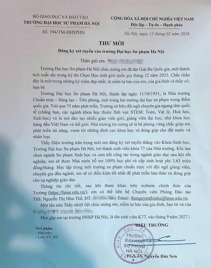 Một thư mời gửi tới học sinh lớp 11 của Hiệu trưởng Trường ĐH Sư phạm Hà Nội.