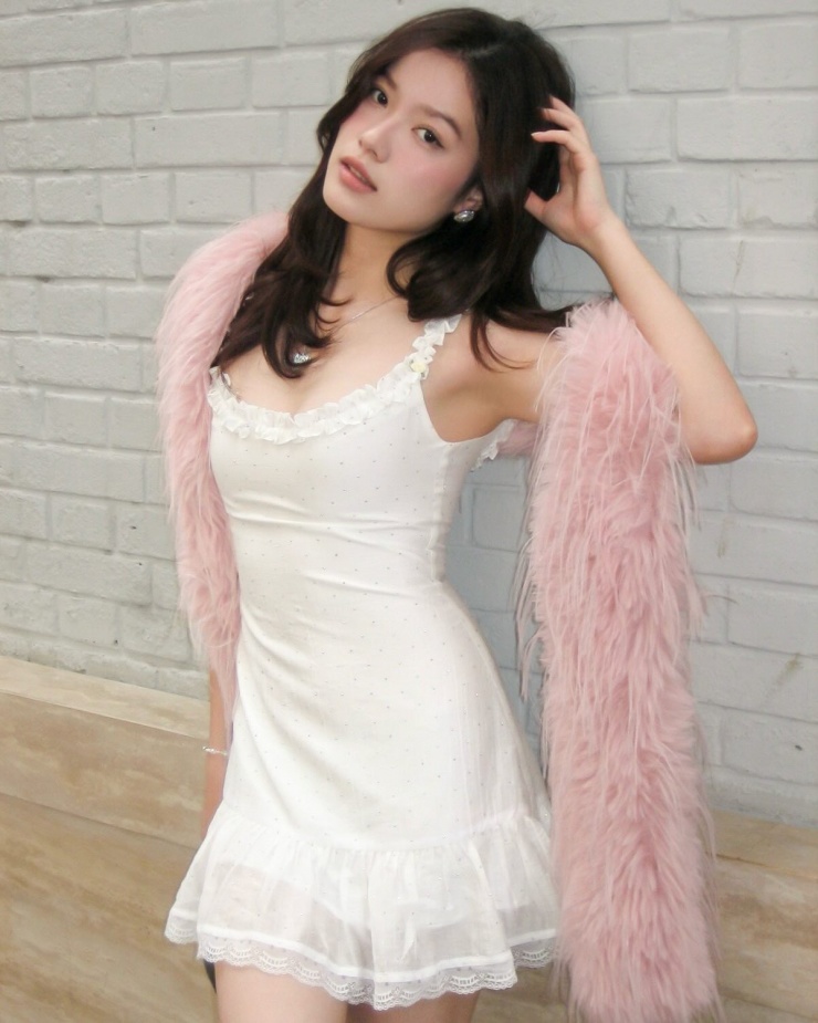 Nhan sắc 'bạn gái tin đồn' kém 10 tuổi của Song Luân - 7