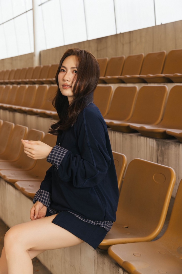 Phương Anh Đào khoe ảnh mới đẹp mê, thần thái cuốn hút gây sốt mạng xã hội - 1