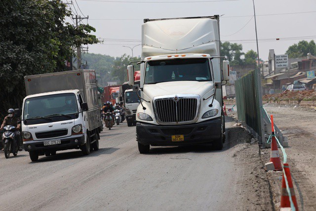 Kẹt xe kinh hoàng trên Quốc lộ 51 đoạn qua Đồng Nai, nhiều tài xế hết kiên nhẫn - 5