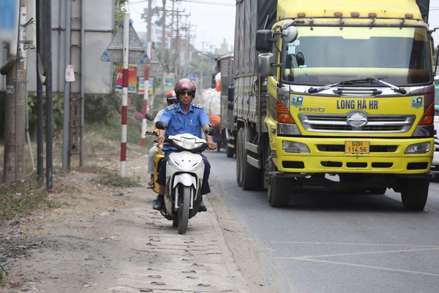 Kẹt xe kinh hoàng trên Quốc lộ 51 đoạn qua Đồng Nai, nhiều tài xế hết kiên nhẫn - 11