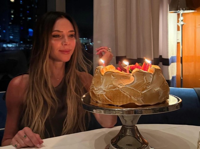 Sinh nhật tuổi 52 của Vic mang nhiều cảm xúc trái chiều khi những bất đồng công khai trong gia đình chưa được hóa giải.