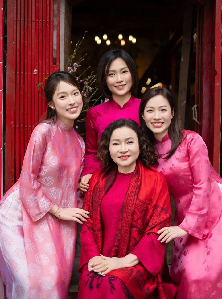 MC Khánh Vy xuất thân trong gia đình học vấn đáng nể.