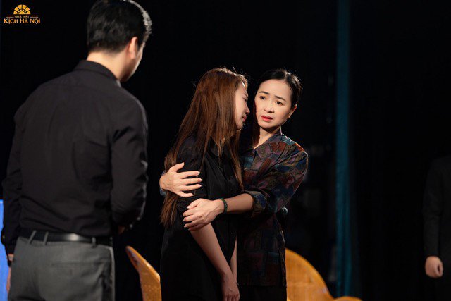 Đời thực trong căn biệt thự mặt phố của nữ NSƯT đóng vai mẹ Thanh Sơn phim 'Đồng hồ đếm ngược' - 3