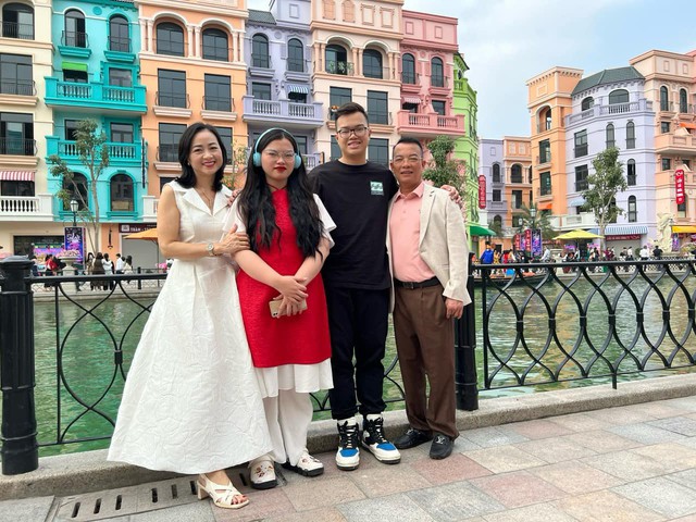 Đời thực trong căn biệt thự mặt phố của nữ NSƯT đóng vai mẹ Thanh Sơn phim 'Đồng hồ đếm ngược' - 11