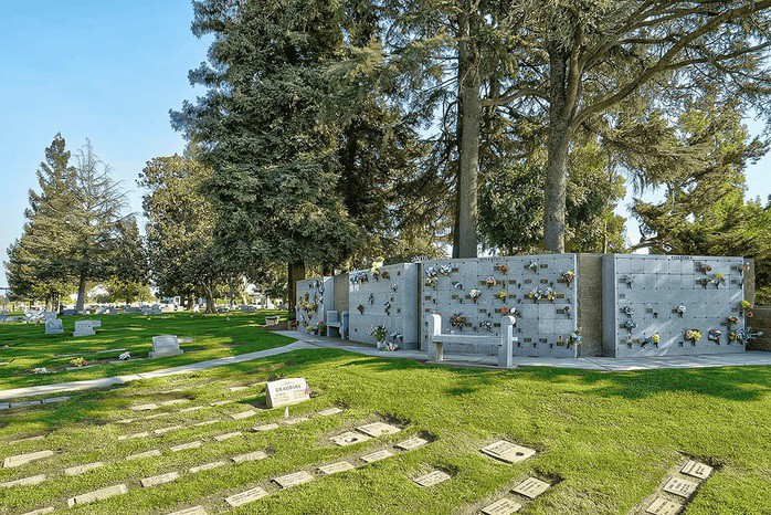 Bên dưới nghĩa trang ở bang New York - Mỹ là nơi trú ẩn của hơn 5,5 triệu con ong - Ảnh: East Lawn Cemetery