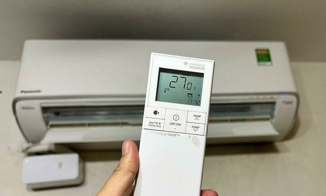 Khi sử dụng điều hòa, người dùng nên điều chỉnh nhiệt độ sao cho phù hợp để thiết bị vận hành êm ái và tiết kiệm điện.