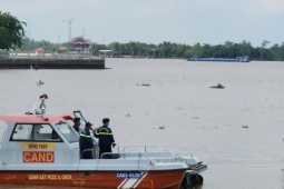 Hai người đàn ông rơi xuống sông mất tích sau tiệc sinh nhật trên tàu du lịch