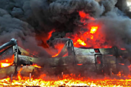 Từ Belgorod, Rostov đến Crimea: Ukraine oanh tạc loạt mục tiêu chiến lược của Nga, nhiều tàu chiến, radar bị đánh trúng