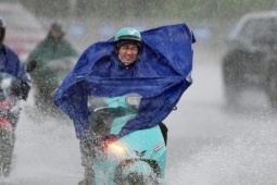 Cảnh báo mưa dông, lốc sét nhiều khu vực chiều tối và đêm nay