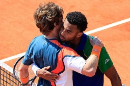 Video tennis Rublev - Fils: Đoạn kết đẹp của hành trình "ngựa ô" (CK Barcelona Open)