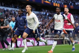 Nóng bảng xếp hạng Ngoại hạng Anh: MU tạo bước ngoặt đua top 5, Tottenham vẫn "cầm đèn đỏ"