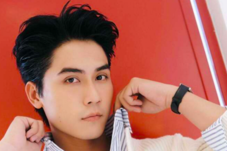 'Tổng tài' hot nhất màn ảnh Việt cầu xin khán giả