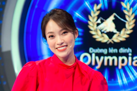 Profile  ' cực xịn '  của nữ MC VTV: Đỗ 4 trường đại học, có chị gái là phó giáo sư