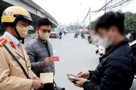 Công an Hà Nội sẽ làm việc với quản trị viên nhóm 'xe ghép', 'xe tiện chuyến'