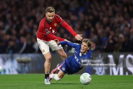 Garnacho thành thảm họa ở Chelsea, dàn sao MU đồng loạt "cà khịa"