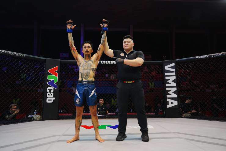 "Thánh cà khịa" Ngọc Lâm có chiến thắng dễ dàng hơn mong đợi&nbsp;