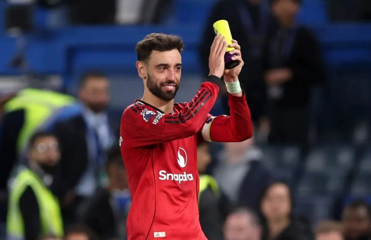 Fernandes tiếp tục “đạo diễn” lối chơi của MU