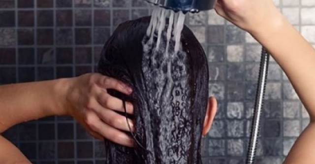 Tắm khuya có thực sự nguy hiểm? Những điều nhiều người vẫn chủ quan