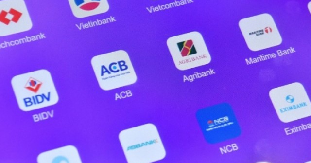 Chấm dứt chuyển tiền nhanh từ 500 triệu đồng/lầ...