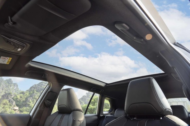 Điểm sáng của Toyota Corolla Cross HEV khiến các đối thủ dè chừng - 6