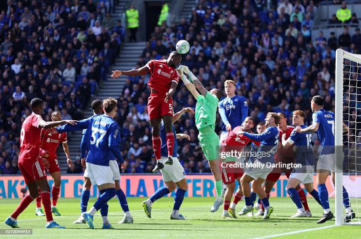 Trực tiếp bóng đá Everton - Liverpool: Van Dijk lập công phút bù giờ (Hết giờ) - 1