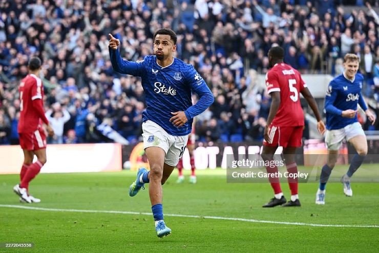 Trực tiếp bóng đá Everton - Liverpool: Van Dijk lập công phút bù giờ (Hết giờ) - 2