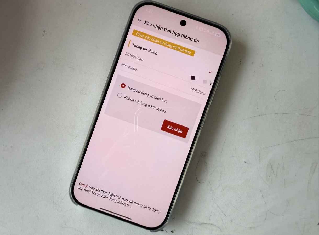 Chọn từng số điện thoại trong danh sách rồi xác nhận đang sử dụng hay không sử dụng.