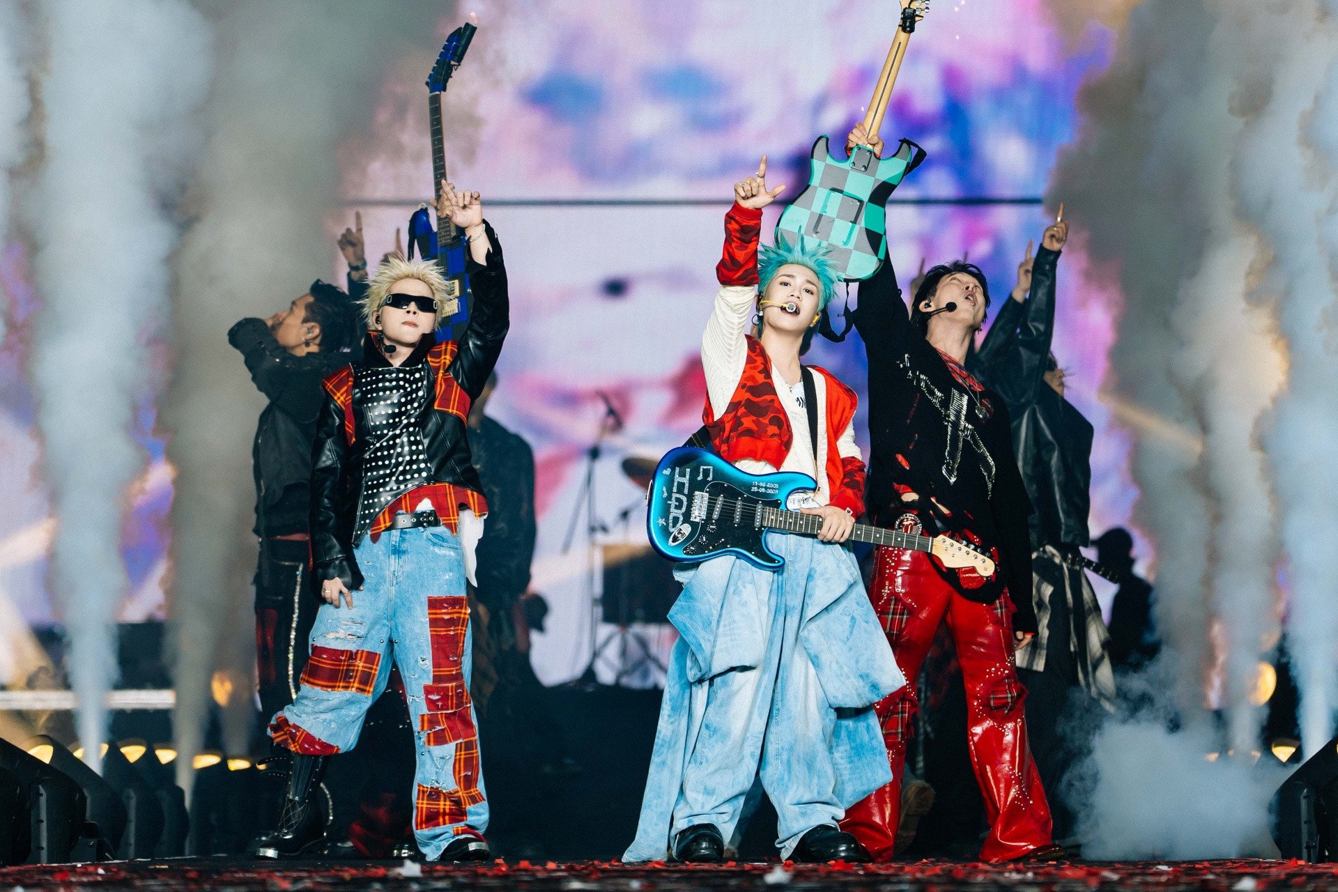 Dàn 'Anh trai say hi' hoá 'em xinh', Negav nói Quang Hùng yêu 6 người cùng lúc - 2