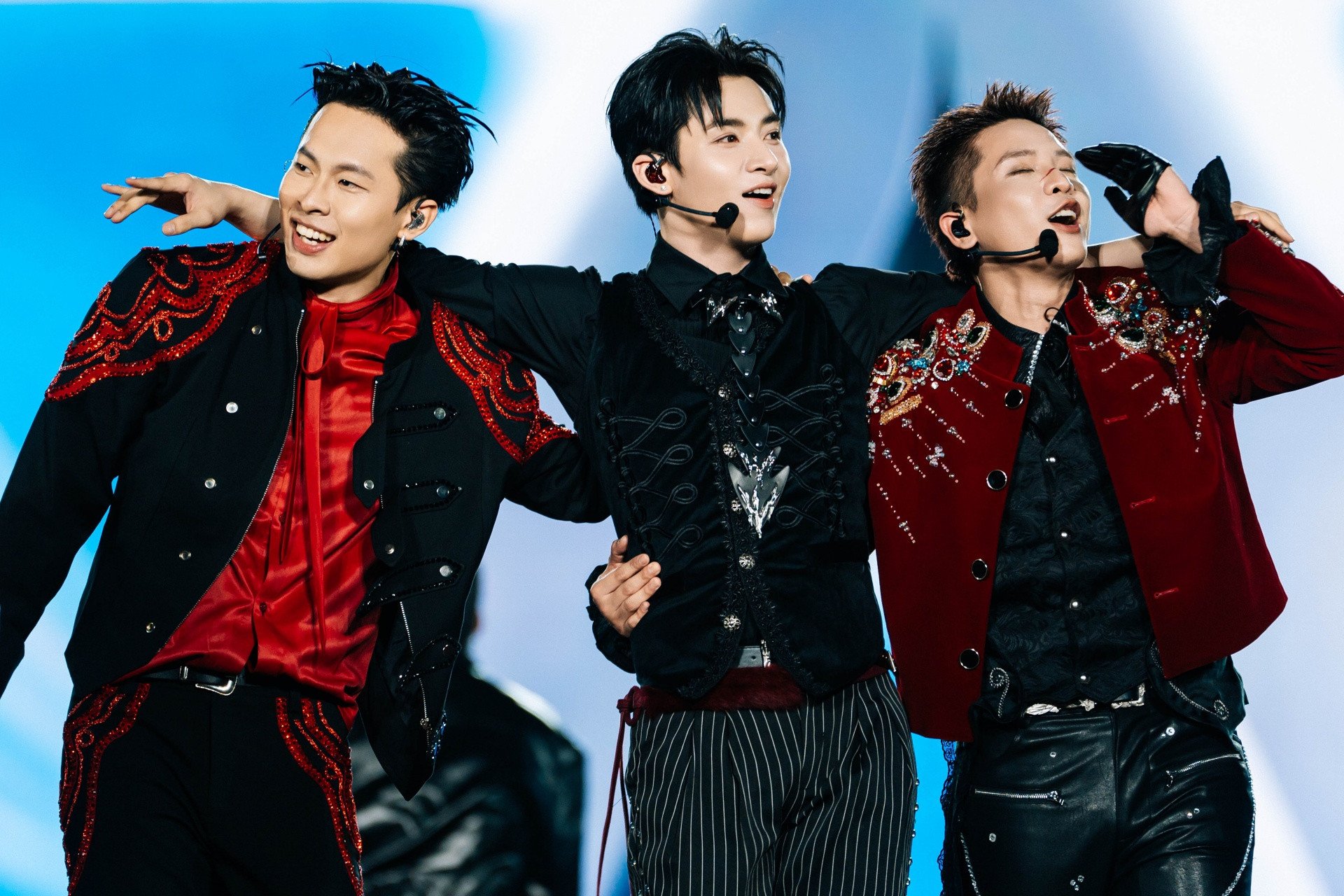 Có 3 tiết mục từ 'Anh trai say hi' mùa 1 lần đầu được mang lên sân khấu lớn.&nbsp;