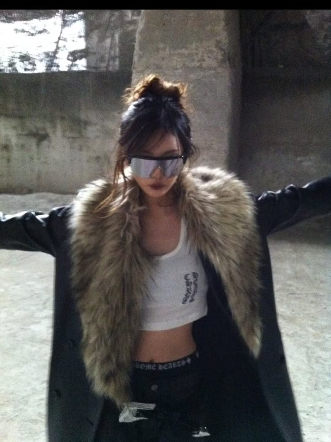 Từ Jennie BLACKPINK tới Martin CORTIS đều lăng xê món phụ kiện "quá khổ" này - 13