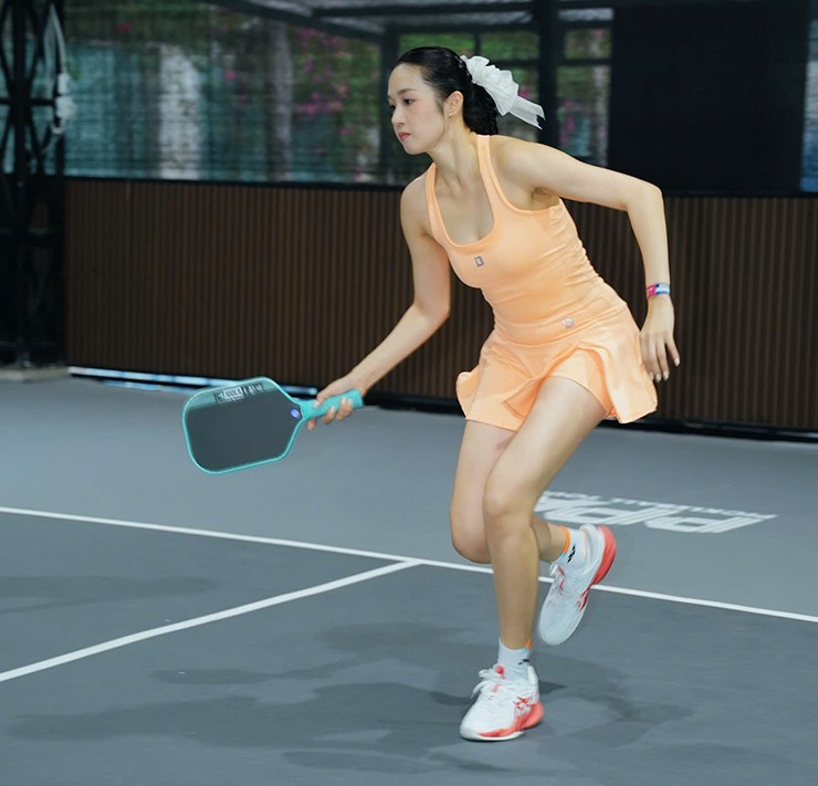 Siêu mẫu Thu An vô địch pickleball, hot girl Uyên Namy khoe dáng nỏng bỏng khi chạy 21km - 1